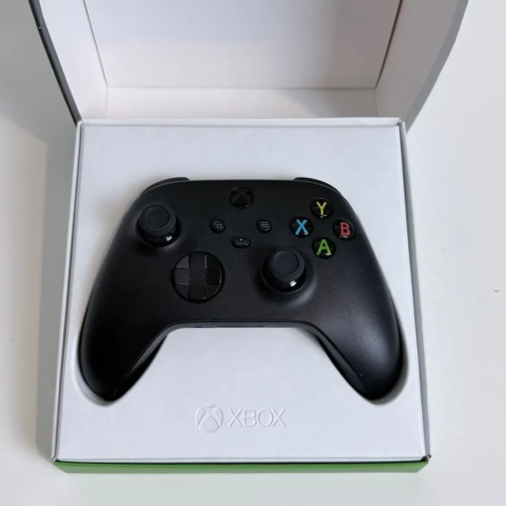 Microsoft Xbox Wireless Controller + Rechargeable Battery IOB